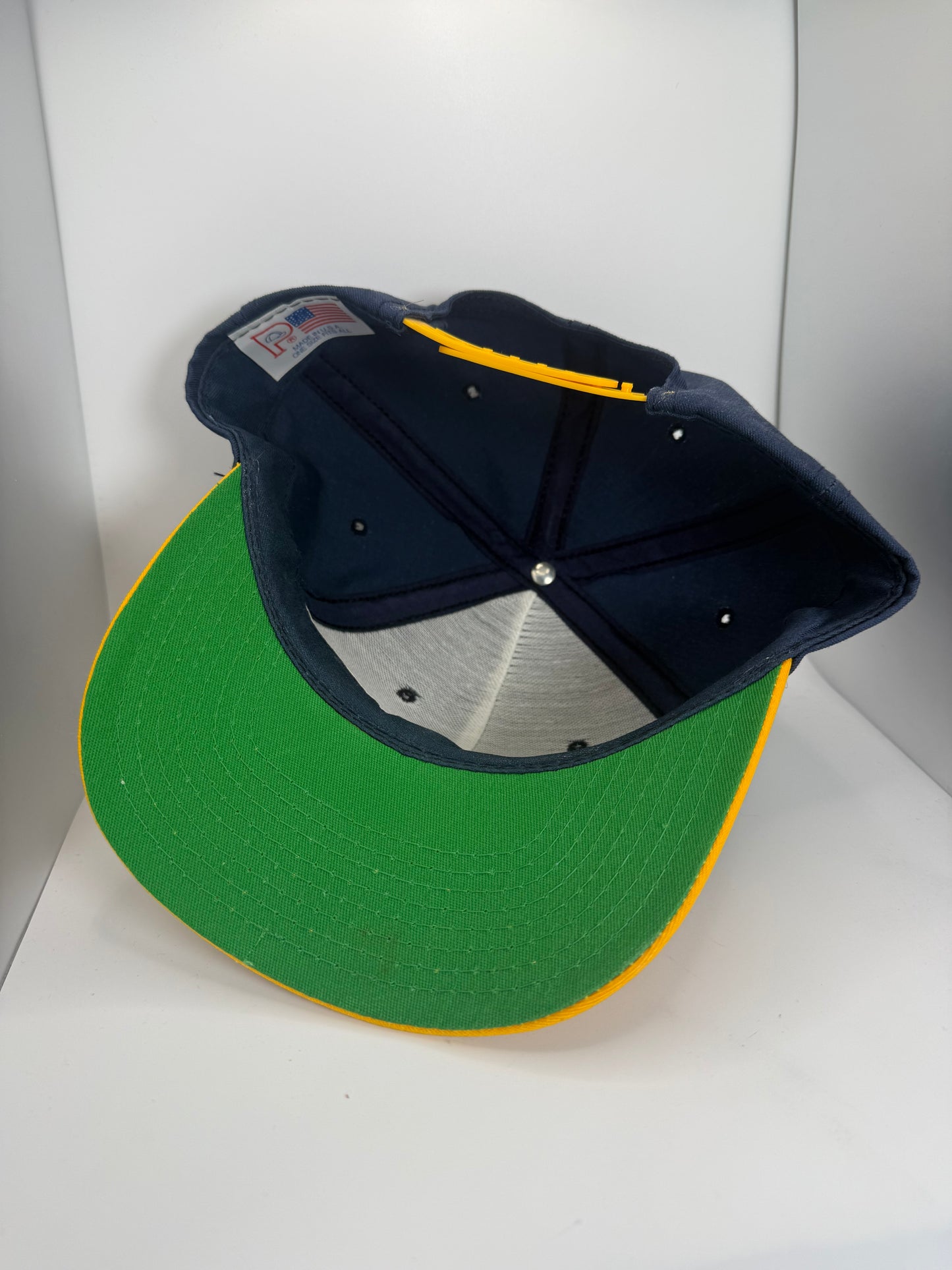 Vintage University of Notre Dame Fighting Irish Arch Snapback