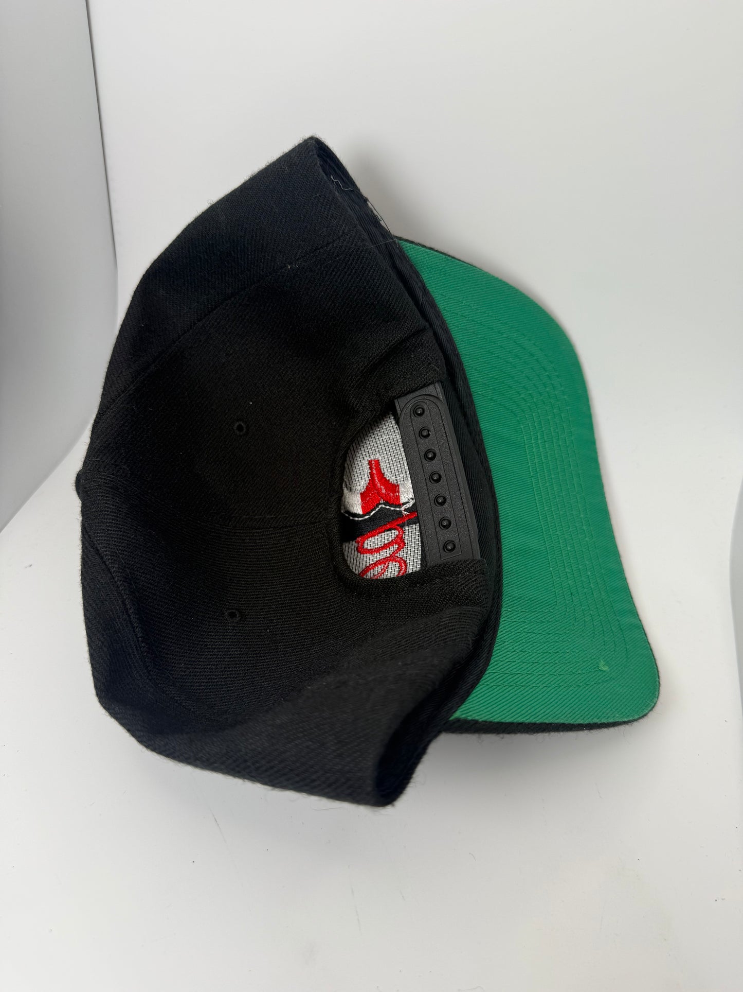 Vintage Chicago Bulls 3 Peat Wool Snapback