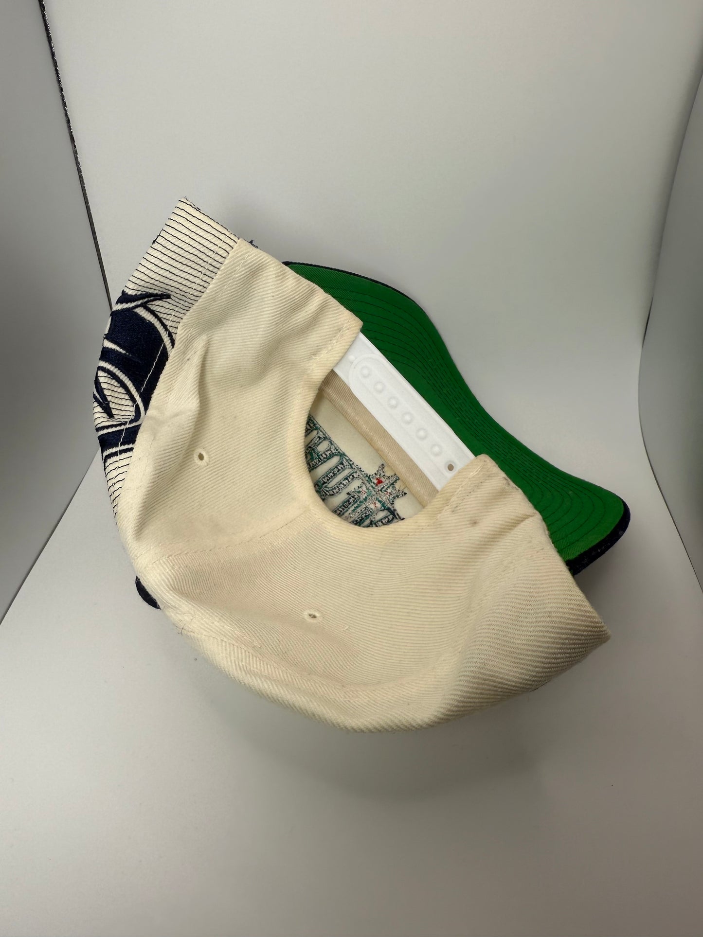 Vintage Seattle Mariners Sports Specialties Laser Snapback