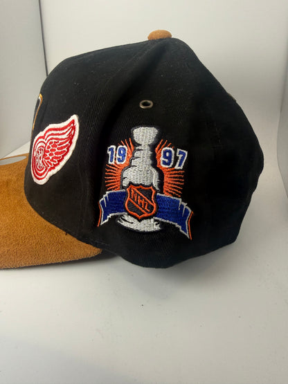 Vintage 1997 Detroit Red Wings Stanley Cup Champs Suede Brim Strapback