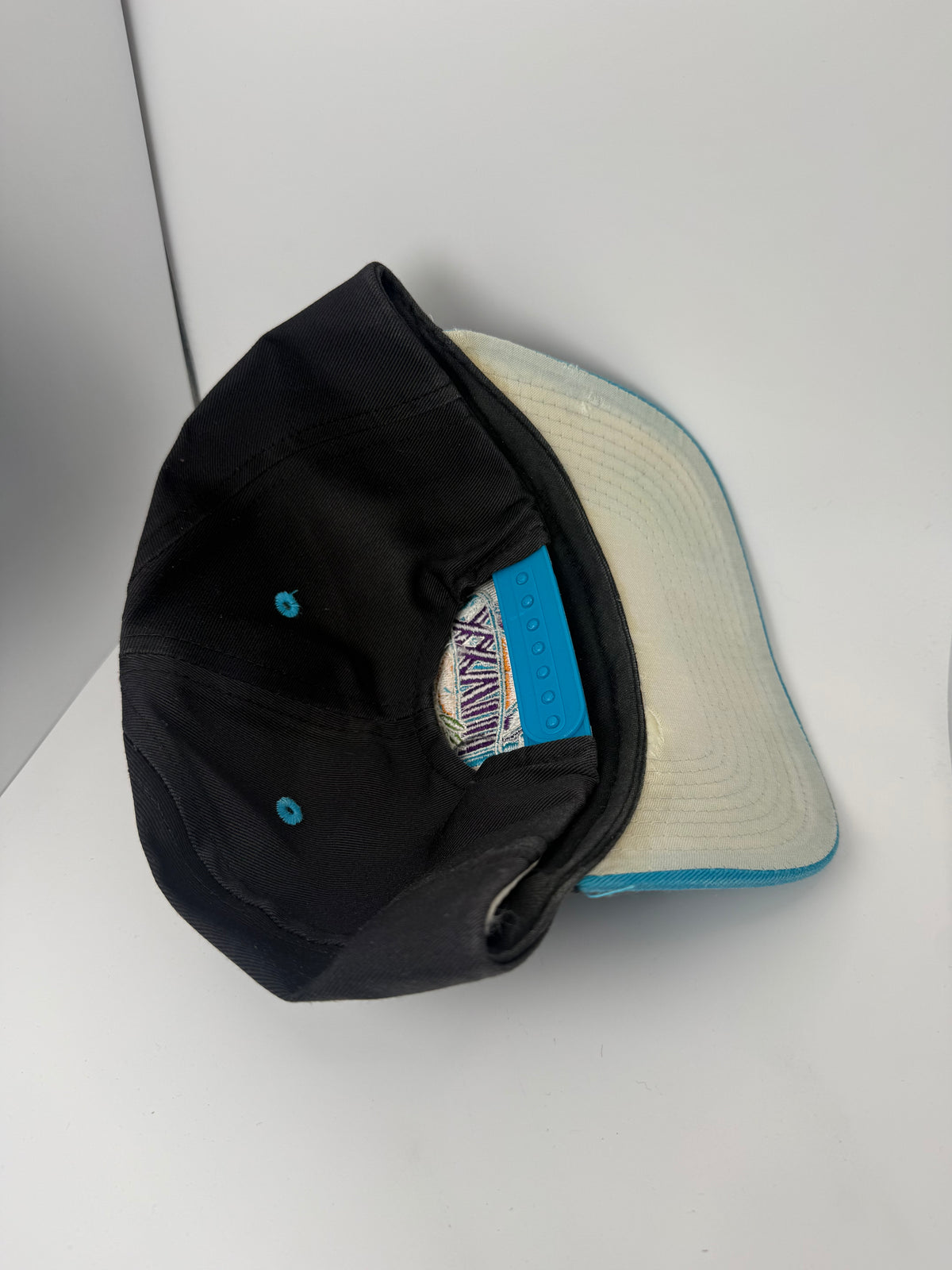 Vintage Super Bowl XXVIII Georgia Dome Snapback